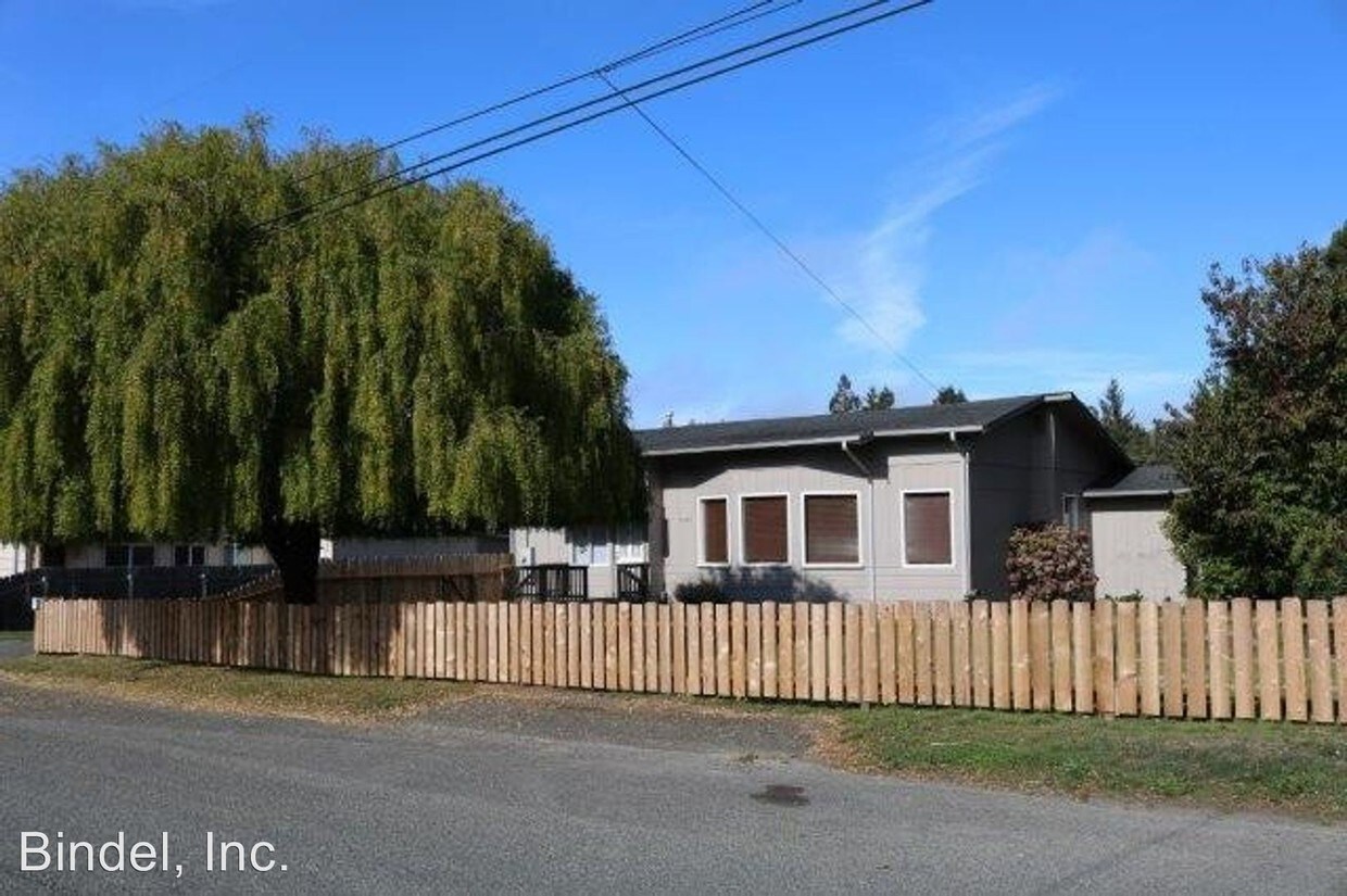 Primary Photo - 3 br, 2 bath House - 2085 Fern ST