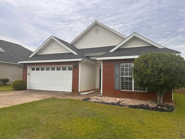 Building Photo - 123 Larkspur Ln
