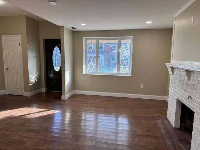 Foto del edificio - 604 N Augusta Ave