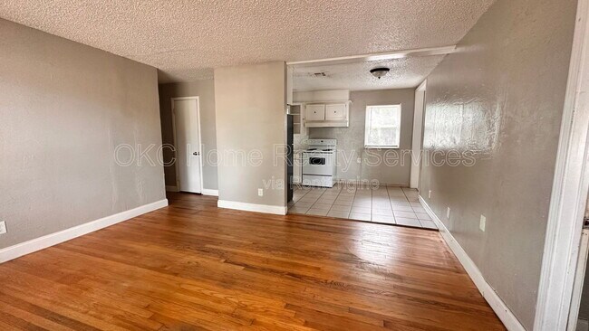 Photo - 6808 NW 59th St House