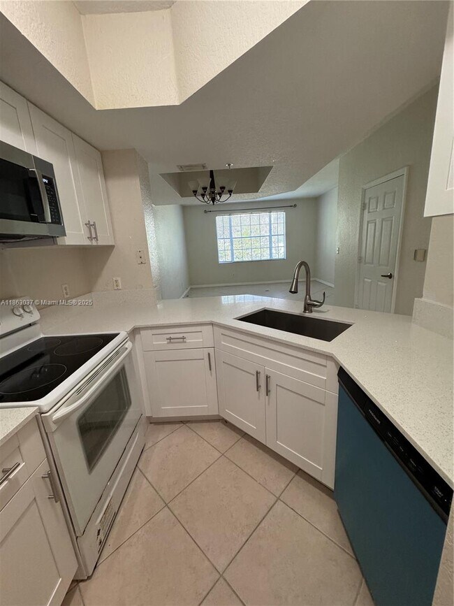 Building Photo - 775 SW 148th Ave
