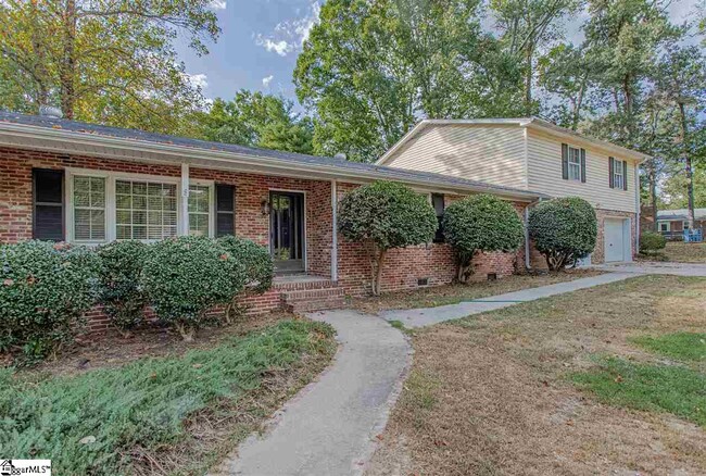 Building Photo - 14 Dickens Ln