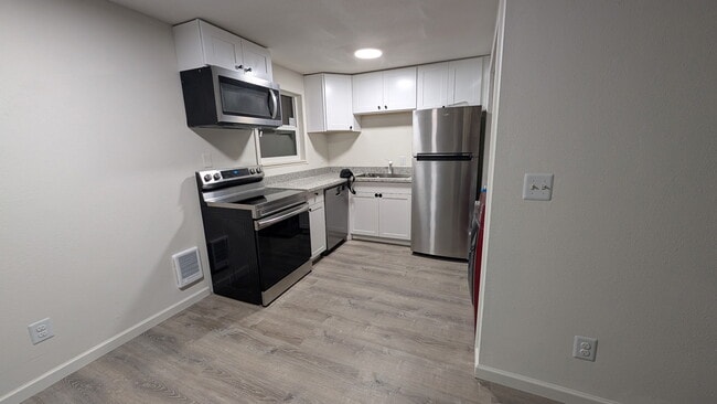 Building Photo - 2912 R St