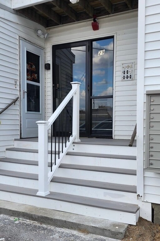 29 Central Ave Unit 6, Salisbury, MA 01952 Room for Rent in Salisbury