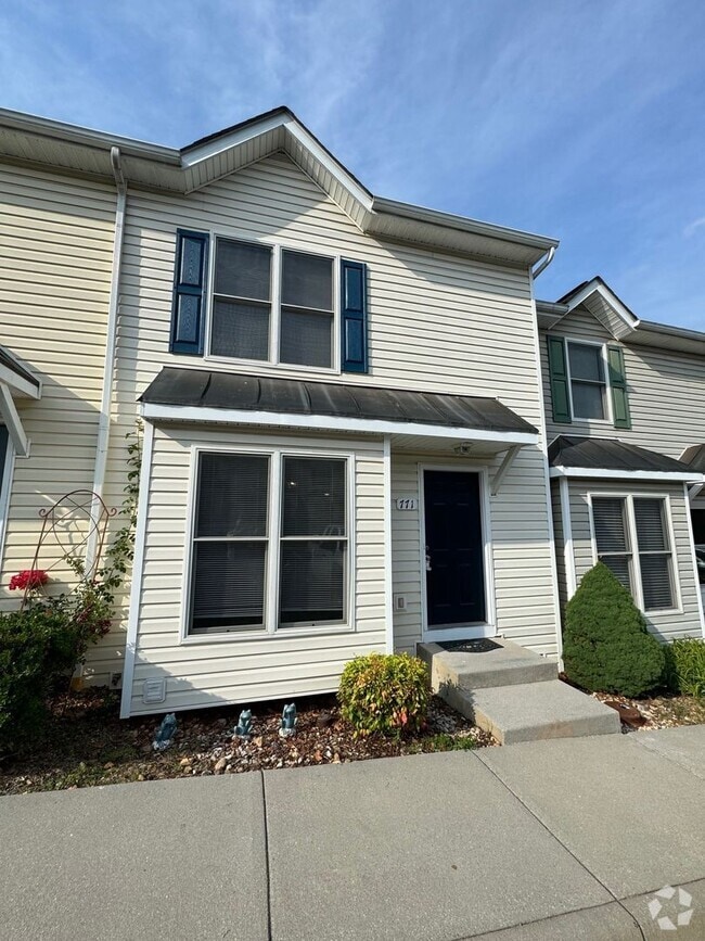 Building Photo - 771 Merlins Way