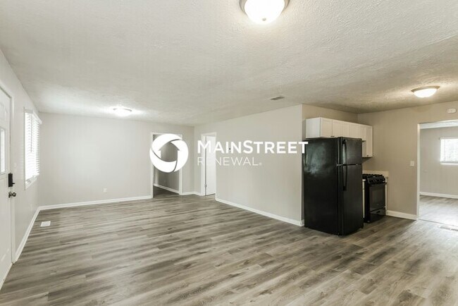 Building Photo - 3 Bedroom Pet-Friendly Home in INDIANAPOLI...
