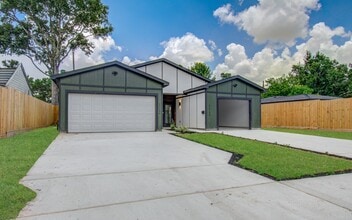 Building Photo - 5315 Dewberry St