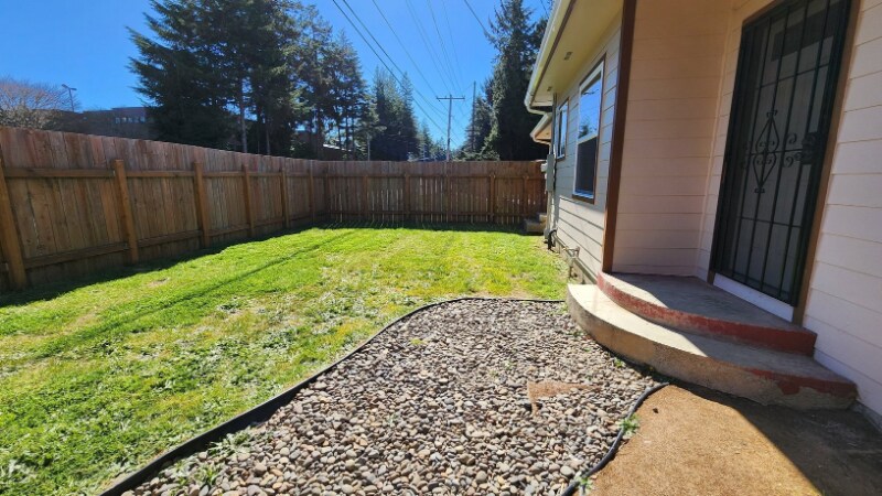 Foto principal - 1935 Woodland Dr