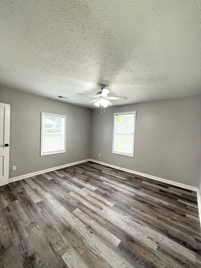 Building Photo - Charming 3BR House in Columbus