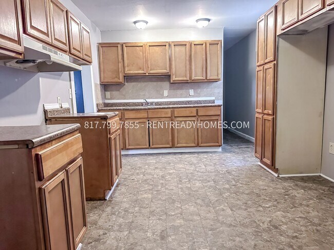 Foto del edificio - 5405 Wesley Dr