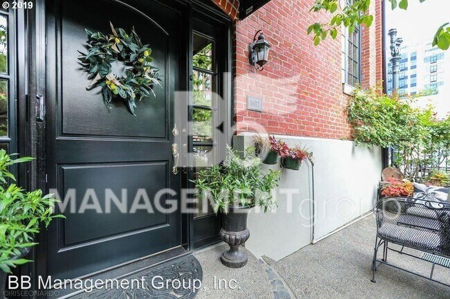 Foto del edificio - 3 br, 3 bath House - 602 NW 11th Ave