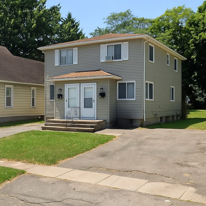 Primary Photo - 31 Plover St