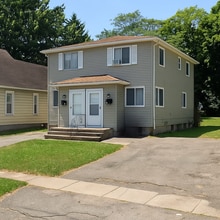 Building Photo - 31 Plover St