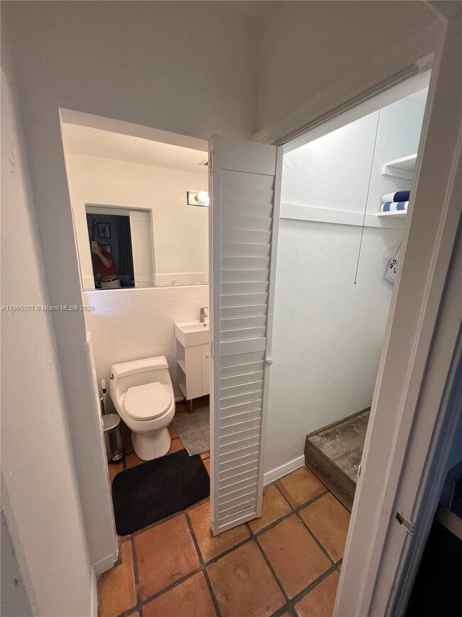 Building Photo - 312 NE 16th Terrace