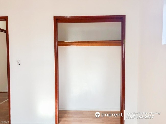 Foto del edificio - 5737 1/2 Camerford Ave