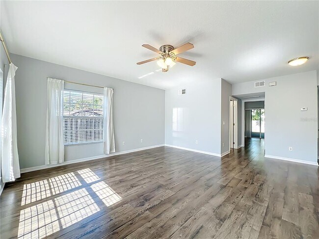 Foto del edificio - 3101 E Washington St