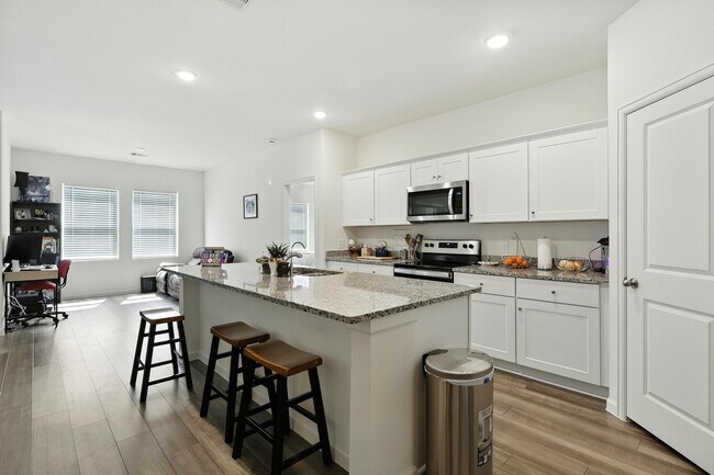 Building Photo - 5830 Capri Frst Dr