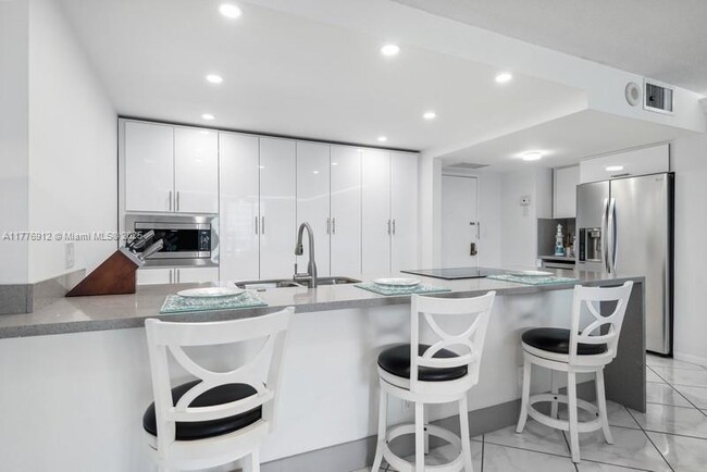 Building Photo - 3800 S Ocean Dr