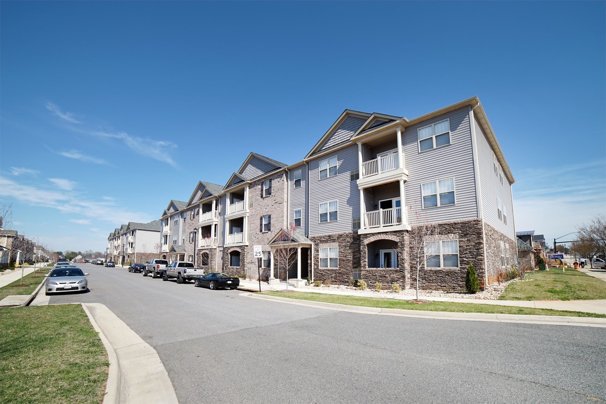 100 Portico Street Unit 306, Lynchburg, VA 24502 Room for Rent in