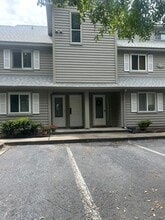 Building Photo - 924 Fairwood Lakes Dr