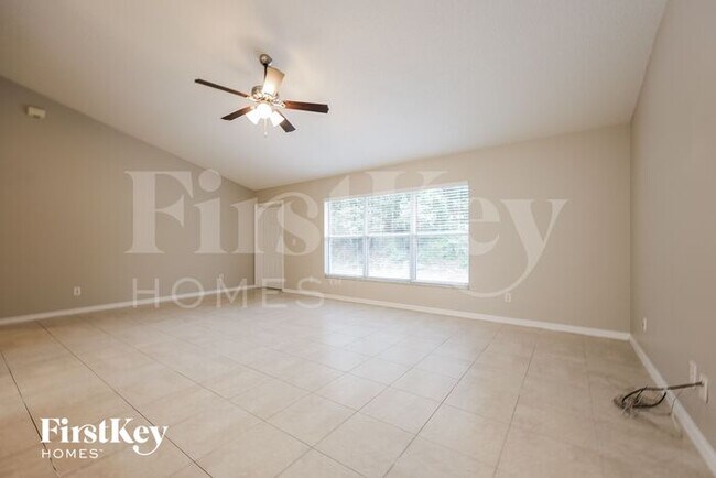 Building Photo - 2006 Southern Oak Loop