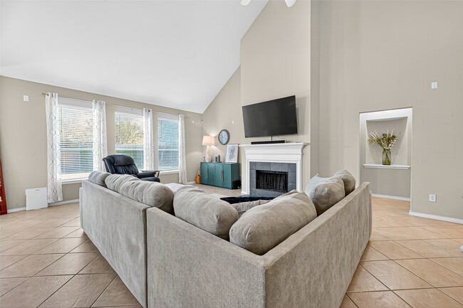 Building Photo - 6019 Gablestone Ln