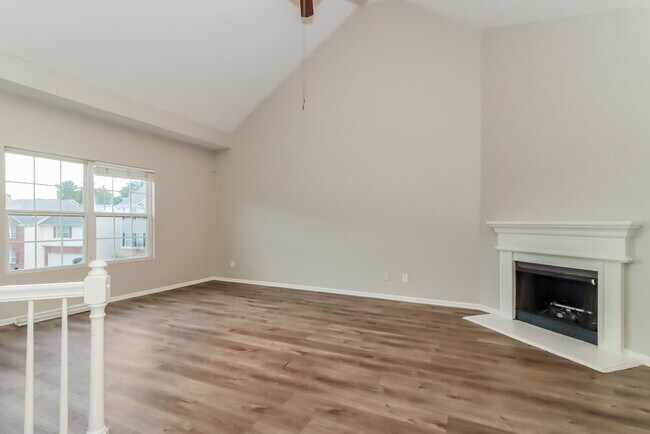 Foto del edificio - 450 Boxelder Rd