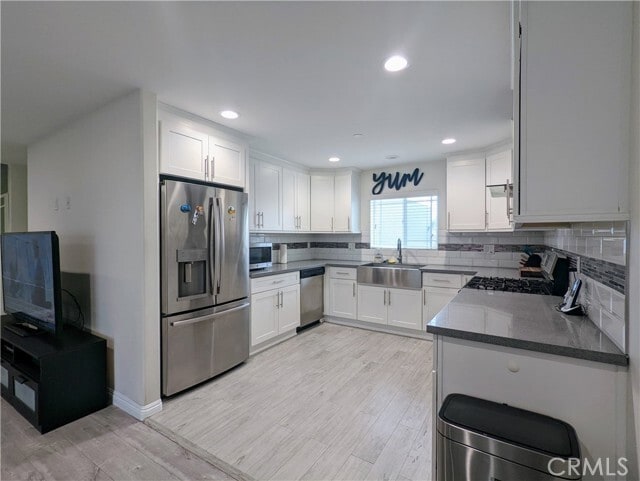 Foto del edificio - 9559 Firestone Blvd