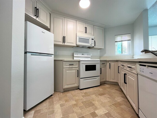 Foto del edificio - Must See Bright and welcoming one bedroom ...