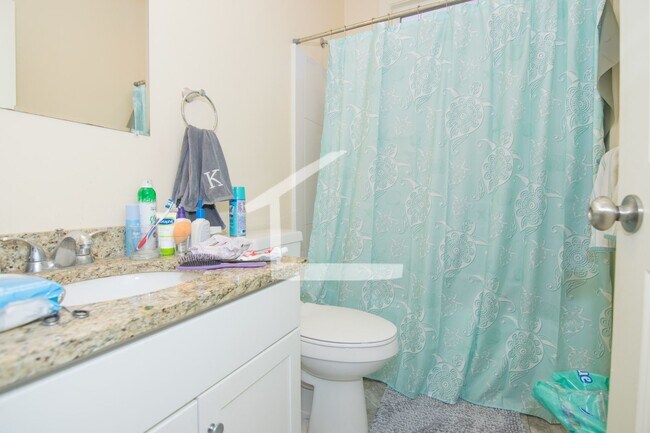 Building Photo - Unique BU Apartment