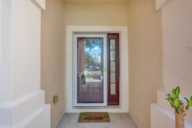 Foto del edificio - Furnished Townhome with Conservation View in The Bay at Cypress Creek!