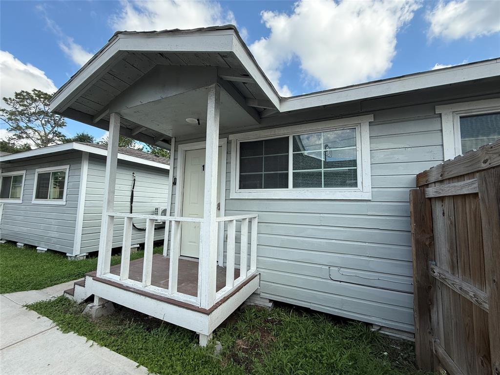 Foto principal - 8510 Safeguard St