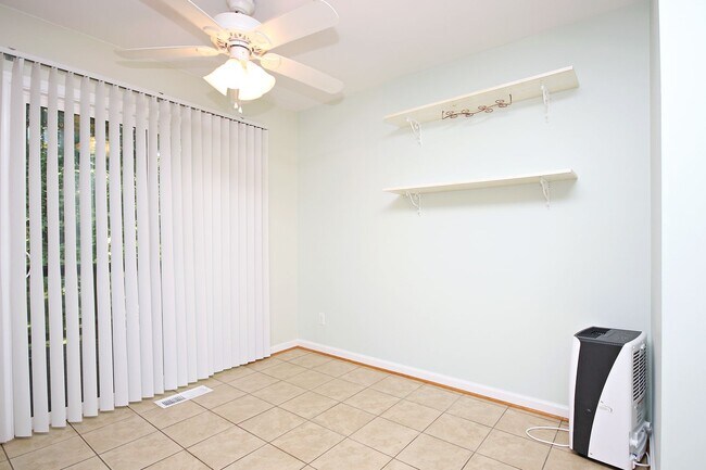 Foto del edificio - Student & Pet-Friendly Fry's Spring Duplex