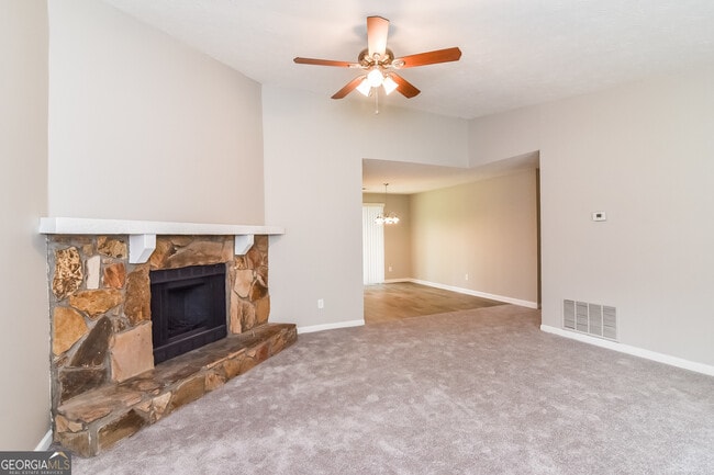 Building Photo - 6037 Maryjo Ln