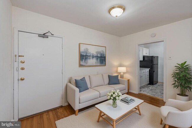 Foto del edificio - 7611 Eastern Ave NW