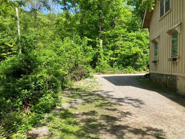 Foto del edificio - 501-511-511 Lane Gate Rd