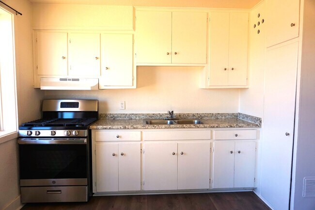 Foto del edificio - Affordable Two Bedroom