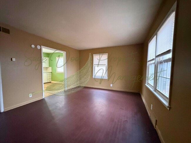 Foto del edificio - DUPLEX IN INDEPENDENCE!!!