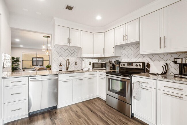 Building Photo - 12979 Pennypacker Trl