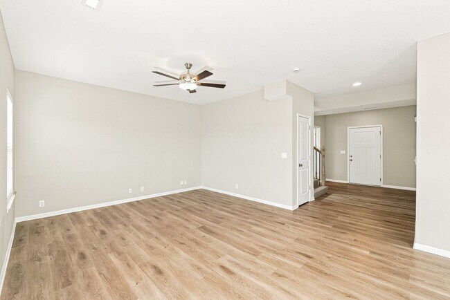 Foto del edificio - 4 bedroom available in Blue Springs!