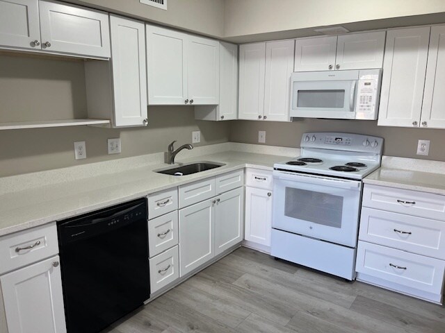 Foto del edificio - 2456 Ecuadorian Way