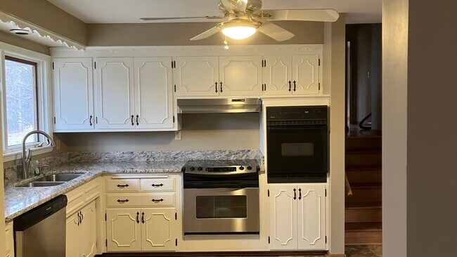 Foto del edificio - 4428 Ellsworth Dr