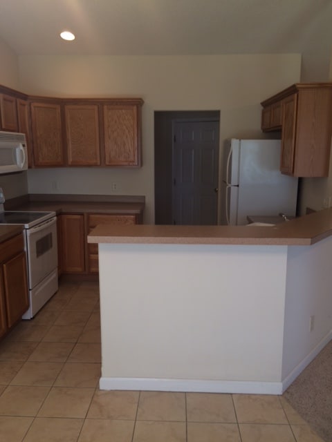 Building Photo - 2608 N Hillcrest Cir