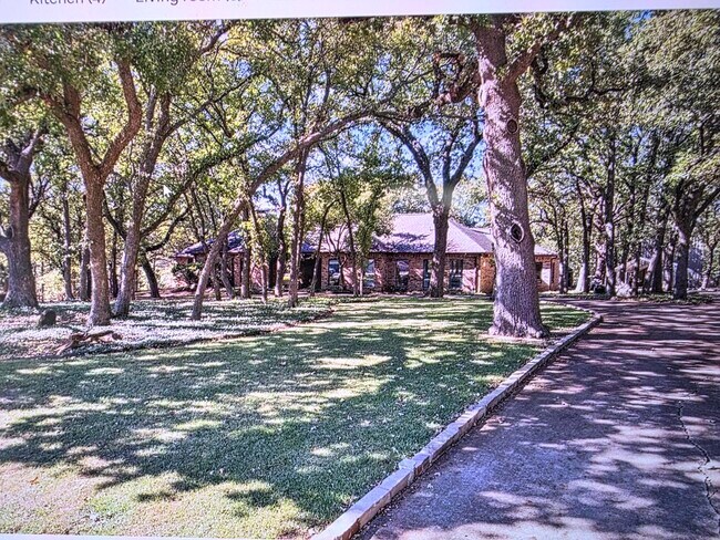 Foto del edificio - 2920 Burney Ln