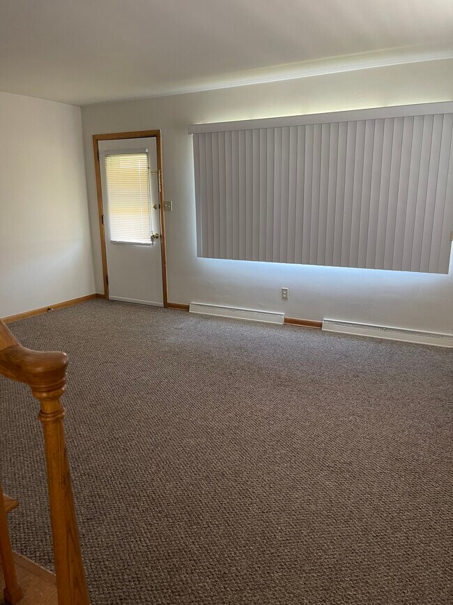 Foto del edificio - 323 Kenridge Rd