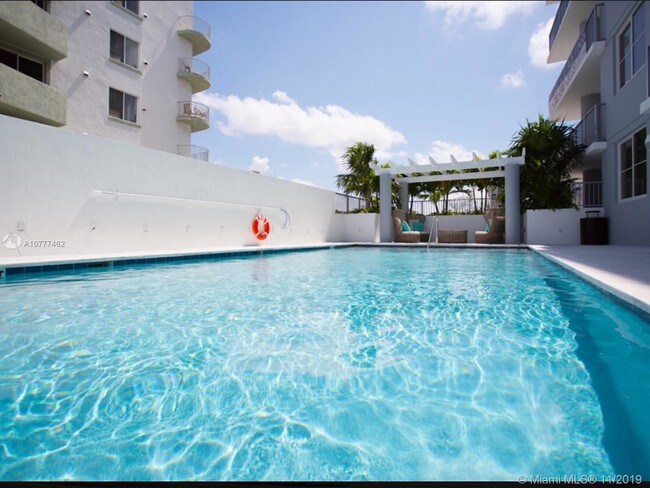 Foto del edificio - 2560 SW 27th St