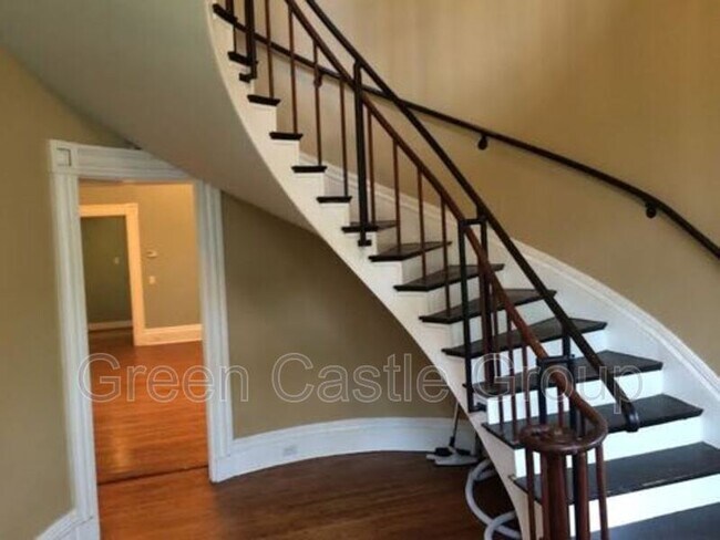 Foto del edificio - 323-325 College Street, Unit 9