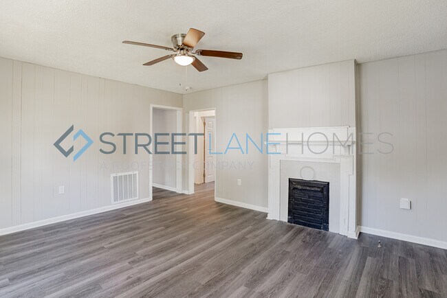 Building Photo - Charming 2 Bedroom in Anderson!