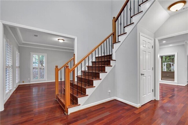 Building Photo - 4825 Chesterfield Ct