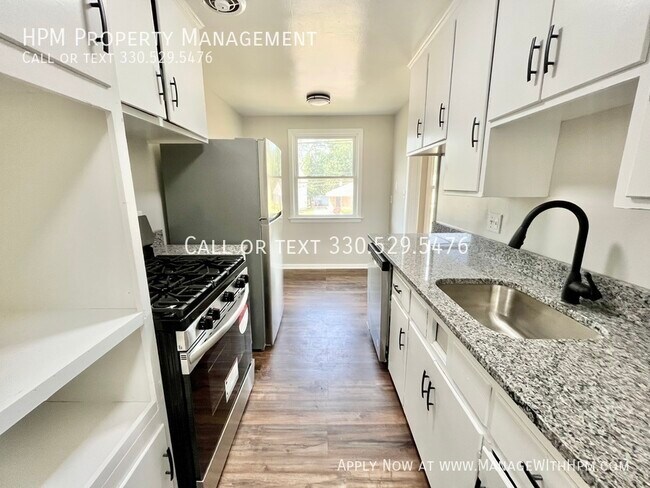 Foto del edificio - 885 S Green Rd